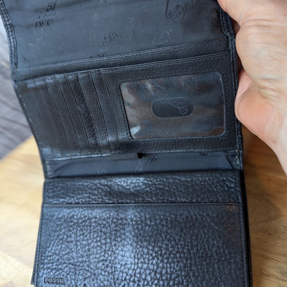 Textured Black Leather Vintage Wallet by Fossil - Picture 7 of 14